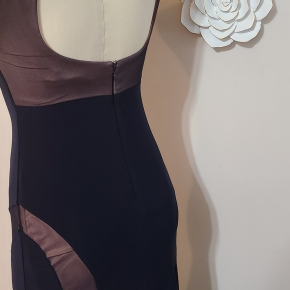 Morgan & Co. Junior Illusion Halter Neck Gown Navy color Size 3/4 - Picture 5 of 12